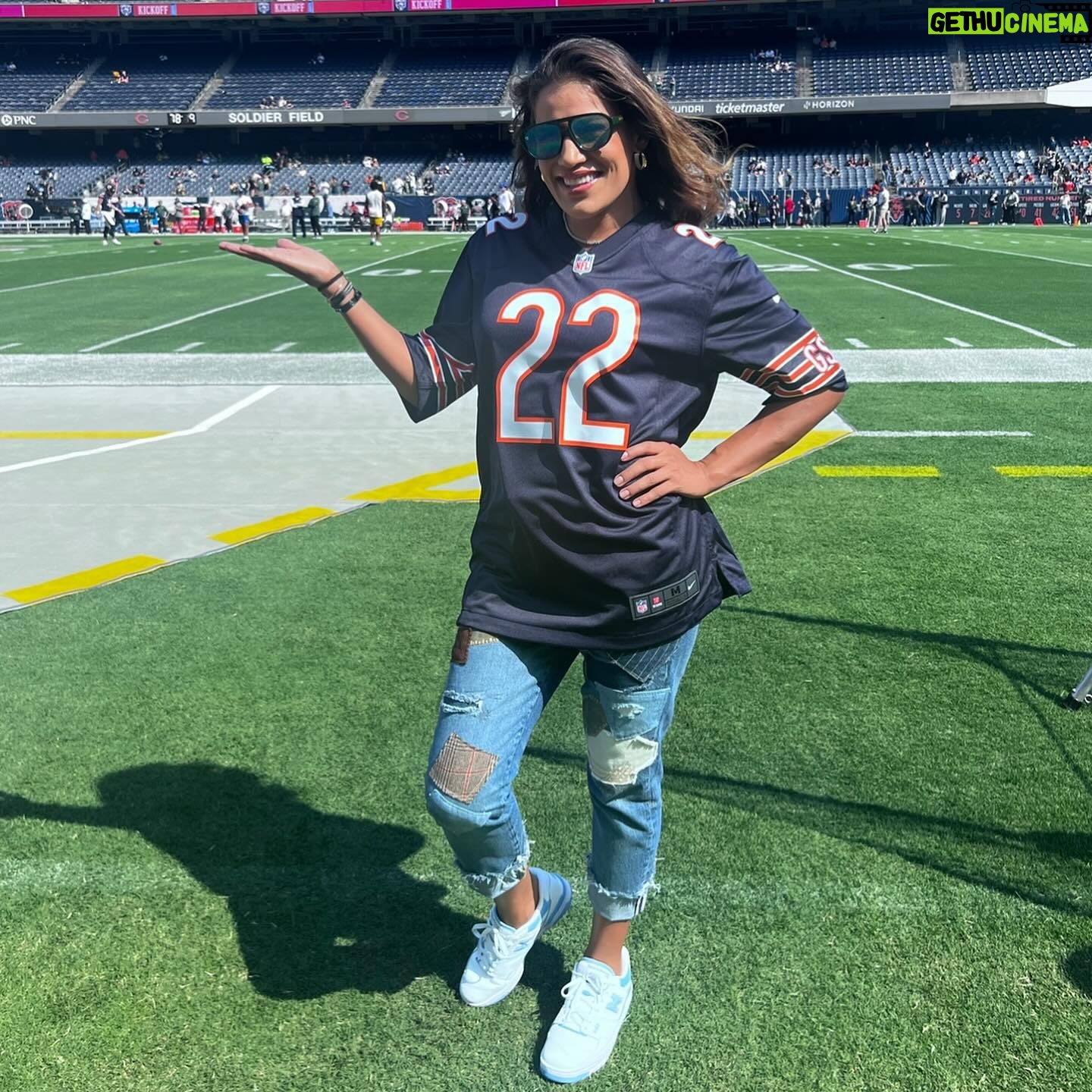 Julianna Peña Instagram - #thepeñapower #waybackwednesday #dabears #chicago #wbw #packagedeal #draft #nfl #nfldraft
