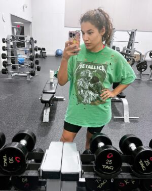 Julianna Peña Instagram - Love the feeling of getting in and getting out @hlac500park ! Best #athleticclub #workout #facility in the burbs baby !! #suburbs #northside #elnorte #hamiltonlakes #ilovemetallica #metallica  #givemefuelgivemefiregivemethatwhichidesire