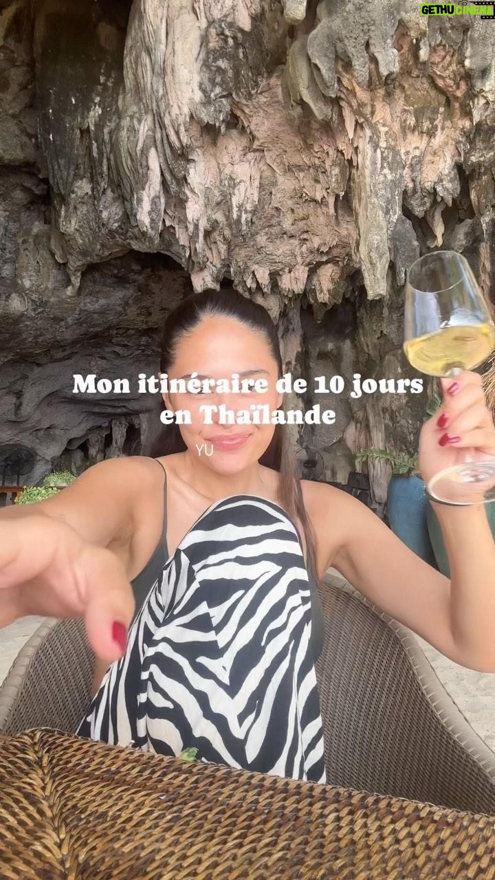 Julie-Anne Ho Instagram - Save this pour ton prochain trip đ Ma route : YUL-YVR-BKK avec @aircanada âïž Mon itinĂ©raire de 10 jours en ThaĂŻlande, dĂ©tails ci bas: Jour 1: On a volĂ© de MontrĂ©al Ă Bangkok via Vancouver. On a aussi profitĂ© du Salon Feuille dâĂ©rable dâAir Canada pour se reposer entre les deux vols (un must pour les clients Ă©ligibles) Jour 2-4: ChiangMai, on a rĂ©servĂ© une nuit au Lan Na Wild dans les montagnes (expĂ©rience incroyable, mais je ne conseille pas plus que deux nuits comme câest pas mal isolĂ©) et ensuite au Yaang Come hĂŽtel en ville (superbe hĂŽtel, trĂšs bien situĂ©) Jour 5-6: Phi Phi , on a pris un hĂŽtel Ă Long Beach comme on voulait se tenir loin de la scĂšne festive, on a adorĂ© les accommodations de notre hĂŽtel Phi Phi Mountains, ils offrent le transport vers Tonsai Pier et le coucher de soleil de lâhĂŽtel est magnifique! Jour 7-8-9: Krabi, on a rĂ©servĂ© le Cosi hĂŽtel Ă Ao Nang propre, moderne et somme toute bien situĂ©, mais on aurait prĂ©fĂ©rĂ© un hĂŽtel prĂšs de la plage et plus « cozy » ahah Jour 10: Bangkok, on a rĂ©servĂ© le Jono Ă Sukhumvit, proche des Metro (BTS) ce qui est un plus, mais je ne le recommande pas. Les prix sont super abordables Ă Bangkok alors câest facile de trouver mieux! @aircanada @thailandinsidercanada #partenariat #ad #thailandtravel #thailanditinerary #10daystrip #beautiful #beautifuldestinations