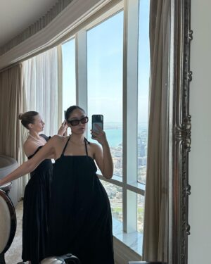 Julie-Anne Ho Instagram - Mon baptême du moyen orient, hellooo Abu Dhabi 🎀
On est bien contente d’avoir retrouvé nos valises pour inaugurer ça (!!) 🙊

St Regis, Abu Dhabi 📍 @stregisabudhabi @visitabudhabi #inabudhabi
