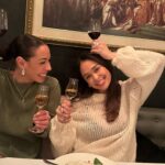Julie-Anne Ho Instagram - 3, 2, 1… bye bye 2023 see you never 🥰✨ & mon @samuel.p.o derrière la cam 🫶🏼