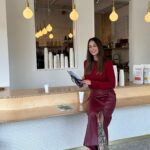 Julie-Anne Ho Instagram - Petit throwback à quelques looks du 365, car on est de retour avec le projet sous une formule différente. Après 6 mois de mandat, l’équipe du @ellequebec et moi avons décidé de le poursuivre autrement. On vous propose dorénavant des semaines de looks de façon plus sporadique et organique en collaboration avec des entreprises qu’on adore 🙊 Rendez-vous en story tous les jours cette semaine pour découvrir mes looks xx (ps. Which look is your fave 👀)