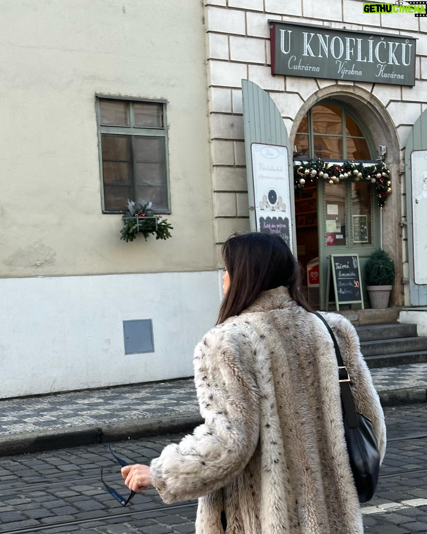 Julie-Anne Ho Instagram - Prague, Czech Republic 💌