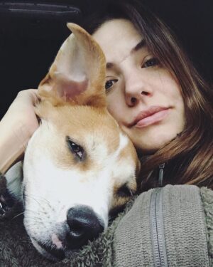 Julie Gonzalo Instagram - Monday mood.