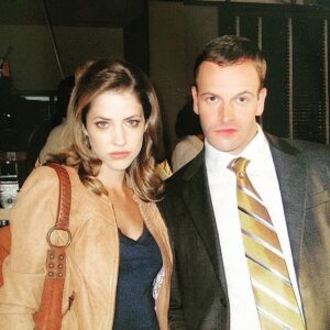Julie Gonzalo Instagram - Because it’s your birthday and I miss you (and it’s Thursday), I’ll reuse this pic. One of my faves with one of my faves.. Love you @jonnylmiller HAPPY BIRTHDAY #Elistone #tbt