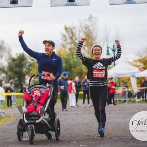 Julie Ringuette Instagram - 10 km en famille pour le département d’oncologie de l’hôpital Pierre Legardeur!  @fondationssl.ca 💕
