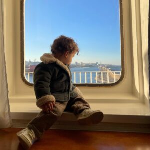 Julie Robert Instagram - Mon ode à la vie 
C’est toi et moi
A mon compagnon de voyage pour toujours 
Je t’aime