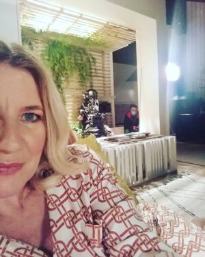 Julie Sergeant Instagram - BEM ME QUER
Maravilhosas Equipas A e B 
Amigos . Companheiros . Colegas . Profissionais . Valentes . 
São pessoas bonitas que fazem parte da minha vida. São família. 
Obrigada por fazerem os meus dias inesquecíveis e melhores. 
Não podia fazê-lo sem vcs. Obrigada. 
Love u all ❤😜🤟

@bemmequertvi
@tvioficial @pluraloficialpt @selfie.iol.pt