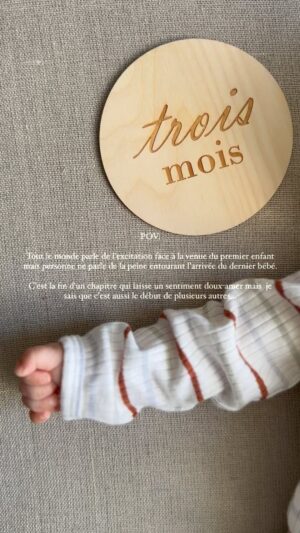 Julie St-Pierre Instagram - Le décompte des derniers mensiversaires… 🥹💔 #bittersweet #3monthsold #lastbaby