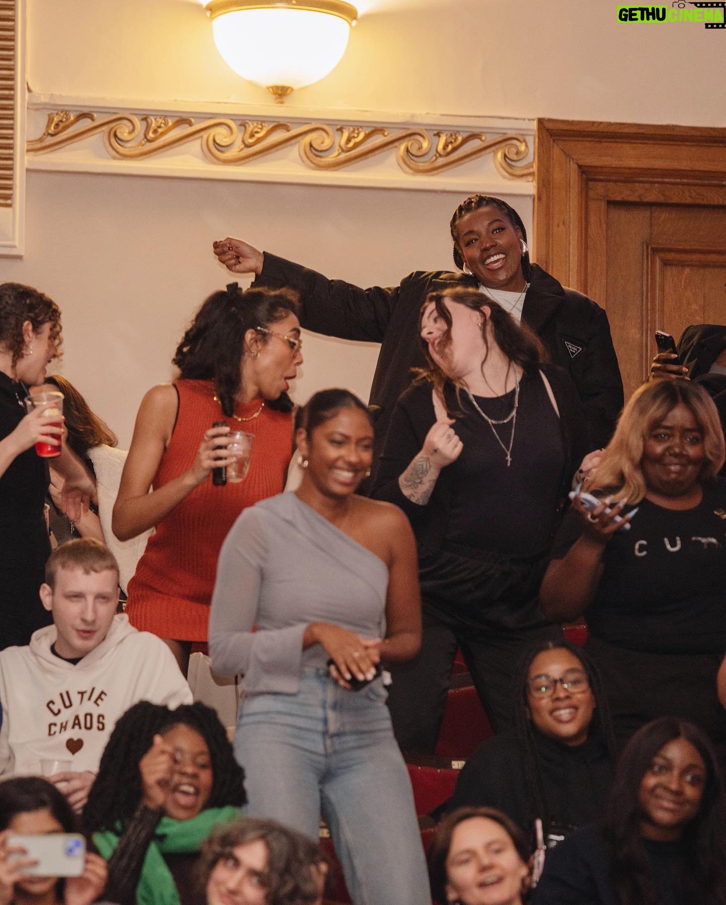 Julie Adenuga Instagram - Look how much fun we all had at the first Julie’s Top 5 LIVE!! The room was full of ENERGY 😜 Big up Zara & Kristy for winning the audience vote to be on the panel - you both killed it! I can’t wait to hear what you guys were saying in your interviews - make sure you’re following @donttrusttheinternet on all platforms… you might see yourself! #JuliesTop5 #RENAISSANCE 📸 > @ayo_sama