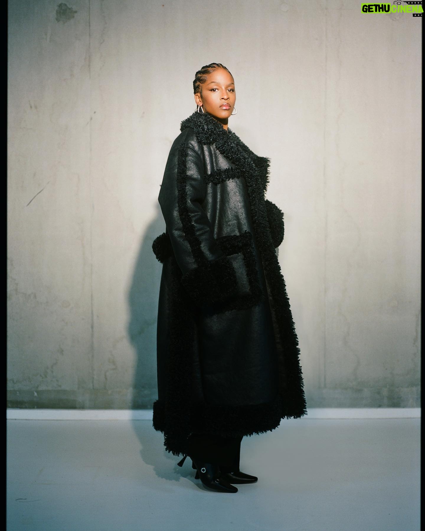 Julie Adenuga Instagram - on Julie’s Top 5: As a result of making up for the lack of content this year, Julie has big plans concerning the show in 2024. First up, she’s taking the show on tour. “I knew that by the end of the year, we weren’t gonna have many ‘Top 5’ episodes. That’s mad! So now I’m working with my agents and we’re gonna tour ‘Top 5’ next year,” Julie announces. The aim to film episodes internationally still stands as she says the goal is to do shows in the US and Africa. 🚨 … and it all starts TONIGHT! My. List. Is. READY! #RENAISSANCE 🚨 ——— Digital cover star for @principlemagazine Words @iamfabio_ Photography @jackalexanderUK Styling @kieraliberati Hair @luciajosephine_ using @keracareofficial and @mizani Makeup @maha.gram using @hourglasscosmetics Styling assistant @colleneweekes