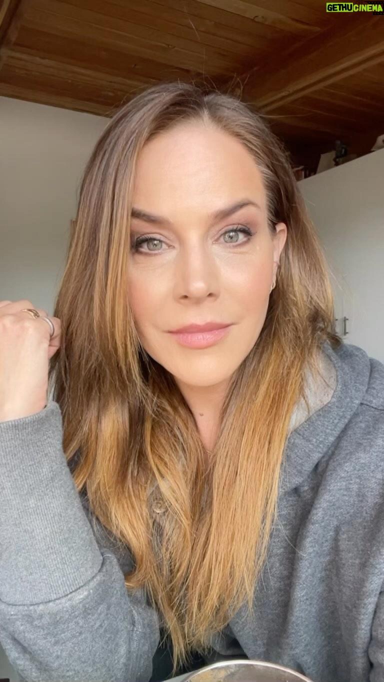 Julie Benz - 7K Likes - Excited to see everyone at @steelcitycon March 31-April 2 ❤️ Head over to their IG for more information on tickets, schedules, guests etc ✨ And rumor is there might be a little #dexter reunion happening 💉🩸❤️🩹 🛀