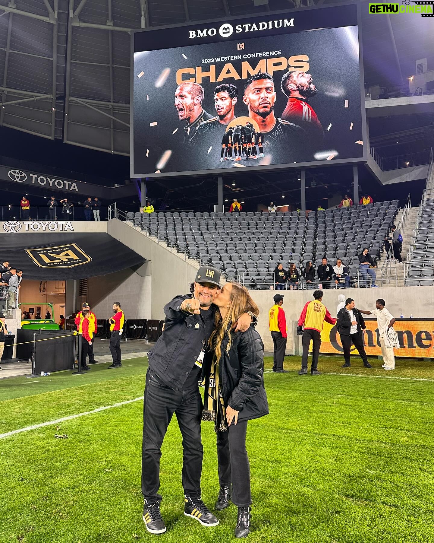 Julie Benz Instagram - Western Conference Champions 🖤💛