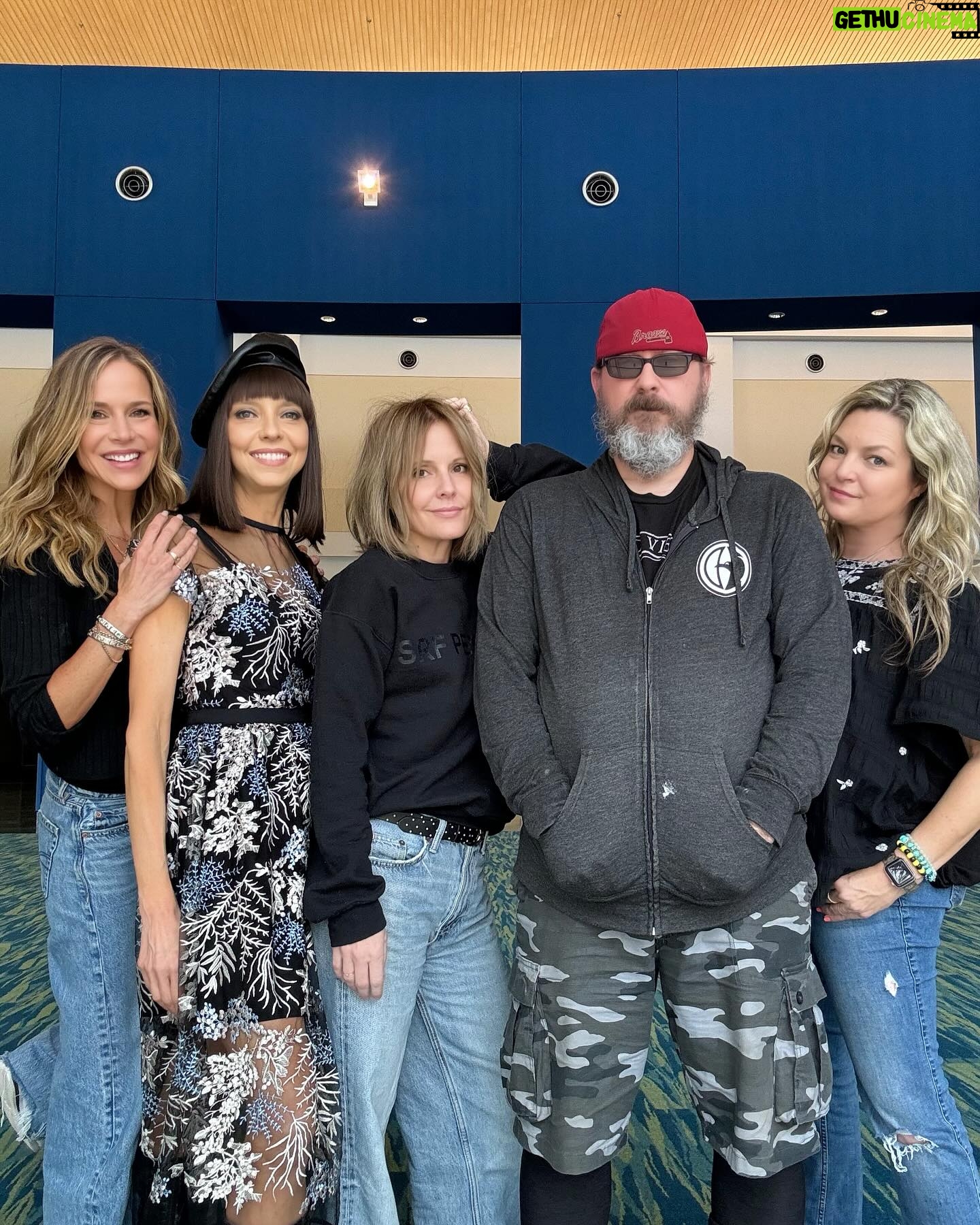 Julie Benz Instagram - To say we had fun is an understatement 🌟 Thank you @southernerdsfest for showing us true southern hospitality 🥰