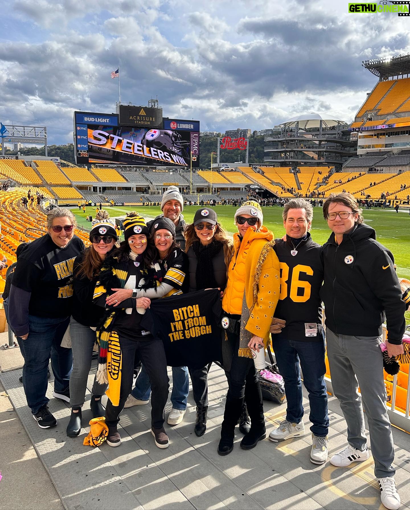 Julie Benz Instagram - B* Iām from the Burgh š¤š @steelers #steelers #steelernation #hometown #pittsburghgirl
