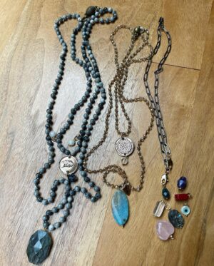 Julie Benz Instagram - In love with the necklace layers from @katiadesigns ❤️ #womensupportingwomen #womeninbusiness #notanad #ijustloveit #mft #myfavoritethings 👊🏻💪🏻🫶🏻