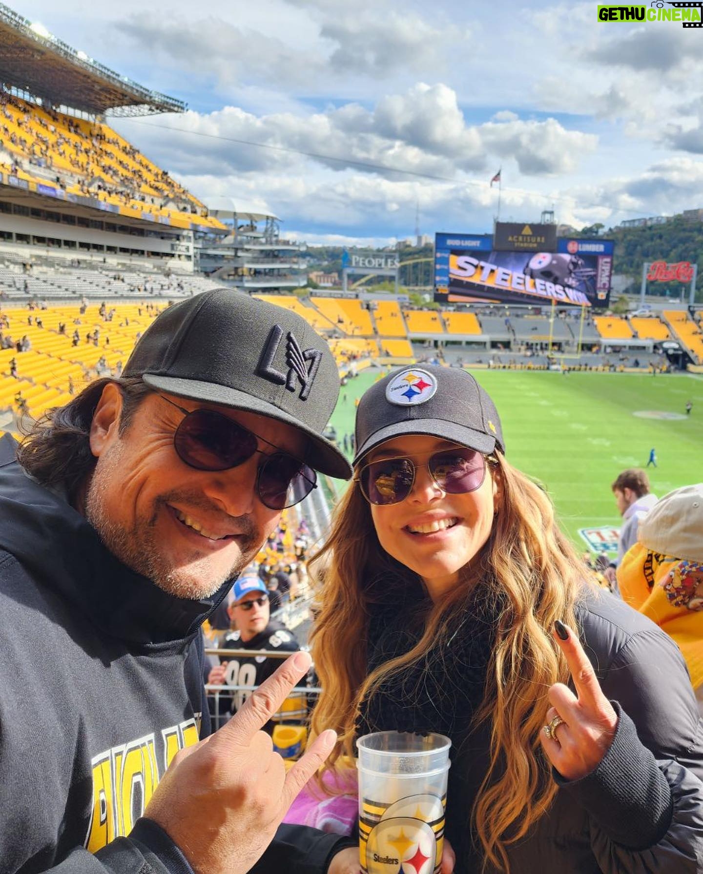 Julie Benz Instagram - B* Iām from the Burgh š¤š @steelers #steelers #steelernation #hometown #pittsburghgirl