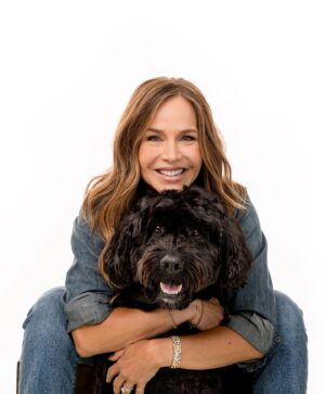 Julie Benz Instagram - Life is better with a dog (or three!!)🐶🐶🐶 thank you @charlienunnphotography for your patience in shooting my crazy pack 📸 these photos will be in a book with proceeds supporting @wagsandwalks rescue 💕 hair and makeup @brittanykleslie