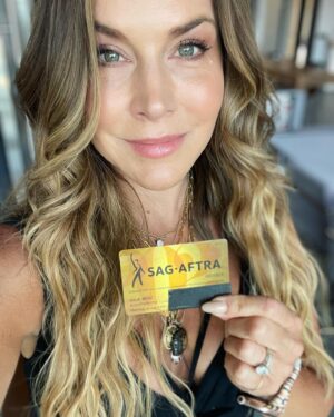 Julie Benz Instagram - I’ve been a SAG member for 33yrs ✊1990 @sagaftra  @officialfrandrescher #sagaftra #sagaftrastrike #sagaftrastrong #wgastrong