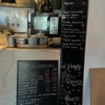 Julie Bertin Instagram - Vous connaissez maintenant la meilleure adresses avec la meilleure vue, pour sejourner à Marseille. Le @alexhotel_marseille -> Je vous laisse avec ce carrousel qualitatif et authentique qui résume parfaitement ces dernières 48 heures.