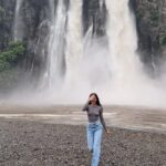 Julie Bertin Instagram – Cascade Niagara, la Réunion 📍

PS: La plus grande cascade de l’île, il me semble que c’est “Trou de fer” avec environ 725 mètres contre 30 mètres pour la cascade Niagara.

« Impressionnante, dame nature. » 🌿