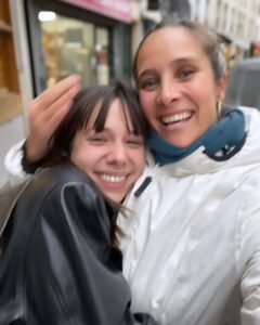 Julie de Bona Instagram - Si fière de cette fille là @kimhigelin Elle a été ma fille dans PlanB je lui donnais déjà le cesar pour son interprétation Elle est en ce moment dans #leconsentement où elle excelle Aujourd’hui je suis si heureuse de te voir t’envoler Bravo ma Kim Je vote pour toi #cesar