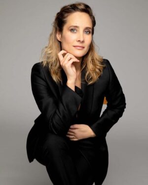 Julie de Bona Instagram - Merci OFF Magazine 

📸 @thomasbraut - @tf1 
Bijoux @labruneetlablondeparis 

✍️ Jean-Daniel Sallin 
@marion_motte @catherineraud
