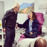 Julie de Bona Instagram – Quel bonheur de tourner avec ce grand monsieur #PatrickChesnais 
A ce soir sur @france2 pour la dernière soirée de @lecoledelavieoff @naguiiiiiii @banijayproductionmedia @fiction_air