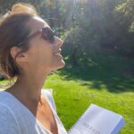 Julie de Bona Instagram - Profitons des derniers rayons de soleil ☀️ #lecoledelavie #automne