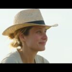 Julie de Bona Instagram - « Instinct animal » le 27 décembre sur @france2 Un voyage initiatique en immersion totale dans le règne animal Un cadeau de la vie, de franchir cette barrière entre l’homme et l’animal Une quête de sens incroyable Une reconnection à notre instinct à la nature Avec les merveilleux @perrinecrosmary et @diegobunuel J’ai hâte de partager ça avec vous • • • @martange_production @nathalie.cottet @marion_motte @christian_puech