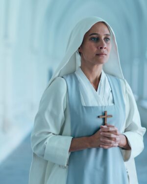 Julie de Bona Instagram - Merci pour vos messages du monde entier ! C’est dingue 
Mère Agnès vous bénit 🙏

Thanks for all your messages 
Agnès bless you 

@netflix @quad_drama @alexandrelaurent #lescombattantes #womenatwar
📸 @jeanphilippebaltel