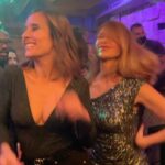 Julie de Bona Instagram - L’école est finie 🎼 #lecoledelaviesaison2 La directrice et la professeur principale partent en vacances 😎💃🏼 @florence.pernel C’était une aventure tellement enrichissante, bouleversante et si joyeuse ! Bravo aux jeunes « grands » acteurs, merci pour votre talent, votre professionnalisme, votre magnifique écoute, votre curiosité et votre bienveillance; longue vie artistique à vous @_maboyy_ @suzanne.objois @florian_shb @ritouche @ilianabelkhadra @rosieboccardi @mmahaf @nolanmasraf @l.ilinka @rafa_dfr @florian__lesieur @sarah.pchd Merci aux « vieux » grands acteurs 😜 de m’avoir si bien accueillie dans votre lycée Un bonheur de jouer avec vous @sanchesaradeirasbruno @cecilerebboah @nicolasbriancon @melaniepage__ @lea.millet @cedricrevollon @otis_ngoi @tontonyaya75 @fvincentelli Et mes merveilleux « maris » de jeu @riadgahmi @bartholomewboutellis Et l’immense @chenaispatrick (je rêvais de tourner avec vous et je ne suis pas déçue ) Sous la direction de l’immense @slim_berhoun et la subtile @nolwennlemesle Et pour finir un immense merci à @naguiiiiiii d’avoir pensé à moi pour ce rôle en or @fiction_air et @france.tv @anne_didier pour votre confiance 🙏
