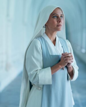 Julie de Bona Instagram - Merci pour vos messages du monde entier ! C’est dingue 
Mère Agnès vous bénit 🙏

Thanks for all your messages 
Agnès bless you 

@netflix @quad_drama @alexandrelaurent #lescombattantes #womenatwar
📸 @jeanphilippebaltel