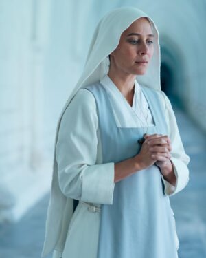 Julie de Bona Instagram - Merci pour vos messages du monde entier ! C’est dingue 
Mère Agnès vous bénit 🙏

Thanks for all your messages 
Agnès bless you 

@netflix @quad_drama @alexandrelaurent #lescombattantes #womenatwar
📸 @jeanphilippebaltel