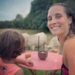 Julie de Bona Instagram - Apéro en très bonne compagnie 🐄🐄🐄 🍹
