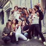 Julie de Bona Instagram - L’école est finie 🎼 #lecoledelaviesaison2 La directrice et la professeur principale partent en vacances 😎💃🏼 @florence.pernel C’était une aventure tellement enrichissante, bouleversante et si joyeuse ! Bravo aux jeunes « grands » acteurs, merci pour votre talent, votre professionnalisme, votre magnifique écoute, votre curiosité et votre bienveillance; longue vie artistique à vous @_maboyy_ @suzanne.objois @florian_shb @ritouche @ilianabelkhadra @rosieboccardi @mmahaf @nolanmasraf @l.ilinka @rafa_dfr @florian__lesieur @sarah.pchd Merci aux « vieux » grands acteurs 😜 de m’avoir si bien accueillie dans votre lycée Un bonheur de jouer avec vous @sanchesaradeirasbruno @cecilerebboah @nicolasbriancon @melaniepage__ @lea.millet @cedricrevollon @otis_ngoi @tontonyaya75 @fvincentelli Et mes merveilleux « maris » de jeu @riadgahmi @bartholomewboutellis Et l’immense @chenaispatrick (je rêvais de tourner avec vous et je ne suis pas déçue ) Sous la direction de l’immense @slim_berhoun et la subtile @nolwennlemesle Et pour finir un immense merci à @naguiiiiiii d’avoir pensé à moi pour ce rôle en or @fiction_air et @france.tv @anne_didier pour votre confiance 🙏