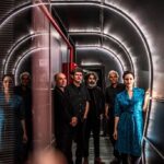 Julieta Díaz Instagram – Esta banda poética y poderosa se presenta en Ciudad Autónoma de BA y en Montevideo ❤️🎶

@diegopresabuceo 
@julietadiaz77 
@checoanselmi 
@arieldrigles 
@santiago.peraltax 

🇺🇾 sábado 18/11 en @sala_zitarrosa Link bio☝🏽

🇦🇷 jueves 23/11 en @bebopclub Link bio ☝🏽

Presentación oficial, y con toda la banda a pleno (en Caba por primera vez!), de nuestro último disco Río ✨ 

“ Río es, en tiempos de singles y feats oportunistas, un disco en serio. Una obra que se escucha, se lee, se siente como una unidad, donde el amor, el tiempo y los sueños atraviesan las composiciones casi obsesivamente, y eso es una buena noticia. Acaso no hay poesía, no hay canción que atraviese los días que no hable de estos dolores. En horas de barro y turbulencia, Río milita —e invita a militar— por la belleza”.
Jorge Costigliolo

En los los show vamos a tener discos físicos para quien quiera disfrutar de ese formato, con las letras de las canciones, el arte divino de @sebastian_santana_camargo y las fotos siempre únicas de @giselafilc ✨
Sí, amigas y amigos, volvieron los CD,s 💋

Las y los esperamos! 🥂
