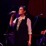 Julieta Díaz Instagram - Esa tercera voz, esa tercera orilla del Río ✨ nuestro último álbum ✨ cerrando el año en la preciosa @bebopclub en caba con toda la banda a pleno 🎶🇦🇷🇺🇾🔥 @diegopresabuceo @julietadiaz77 @santiago.peraltax @checoanselmi @arieldrigles ❤️ Gracias a todas y a todos por venir! Es tan lindo compartir con uds siempre! 🙏🏽🌸 Gracias 🙏🏽 @bizarro_uruguay @_____andino_____ @celinacassi @coloniaexpress @poetrybuilding @patatorresmazza @virginiabosco22 @litovitaleoficial @katieviqueira @fabiwilder Fue una noche hermosa. Desembarcar finalmente nuestro disco Río ✨ en Argentina es un cierre luminoso de mucho trabajo, música y poesía! Si todavía no los conocen, disfruten nuestros álbums en la bio de @julietadiaz77 👆🏾💿😁 📸 @patatorresmazza 🌱🍃🙏🏽🎶💋