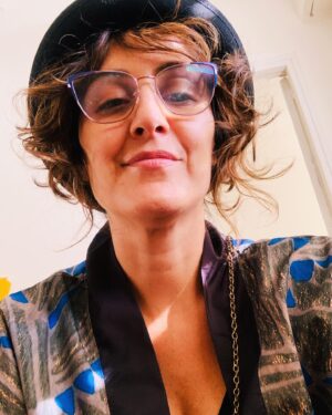 Julieta Díaz Instagram - Kimono @sofiayalfonso 👘❤️🙏🏽
Lentes @lasoreirooficial 👓✨