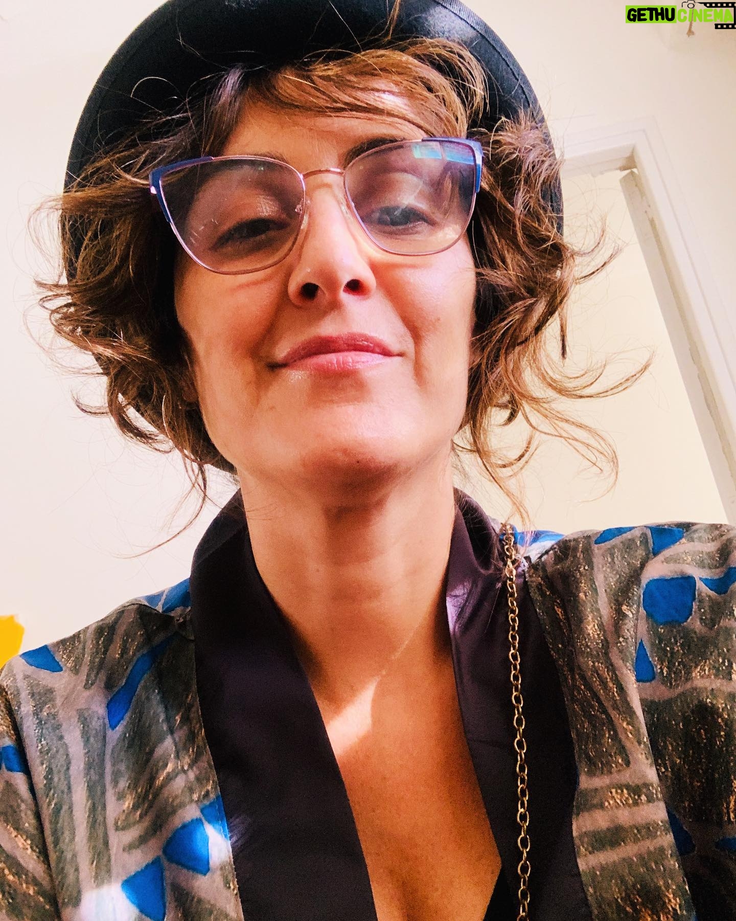 Julieta Díaz - 2.7K Likes - Kimono @sofiayalfonso 👘❤️🙏🏽
Lentes @lasoreirooficial 👓✨