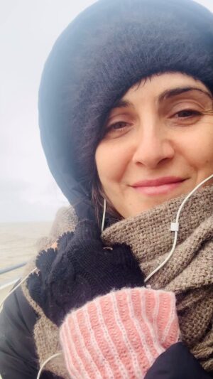 Julieta Díaz Instagram - Con frío se viaja y disfruta igual 🇺🇾❄️
@coloniaexpress 
🛳️🌊
#otoño #sinfiltro 
♥️
