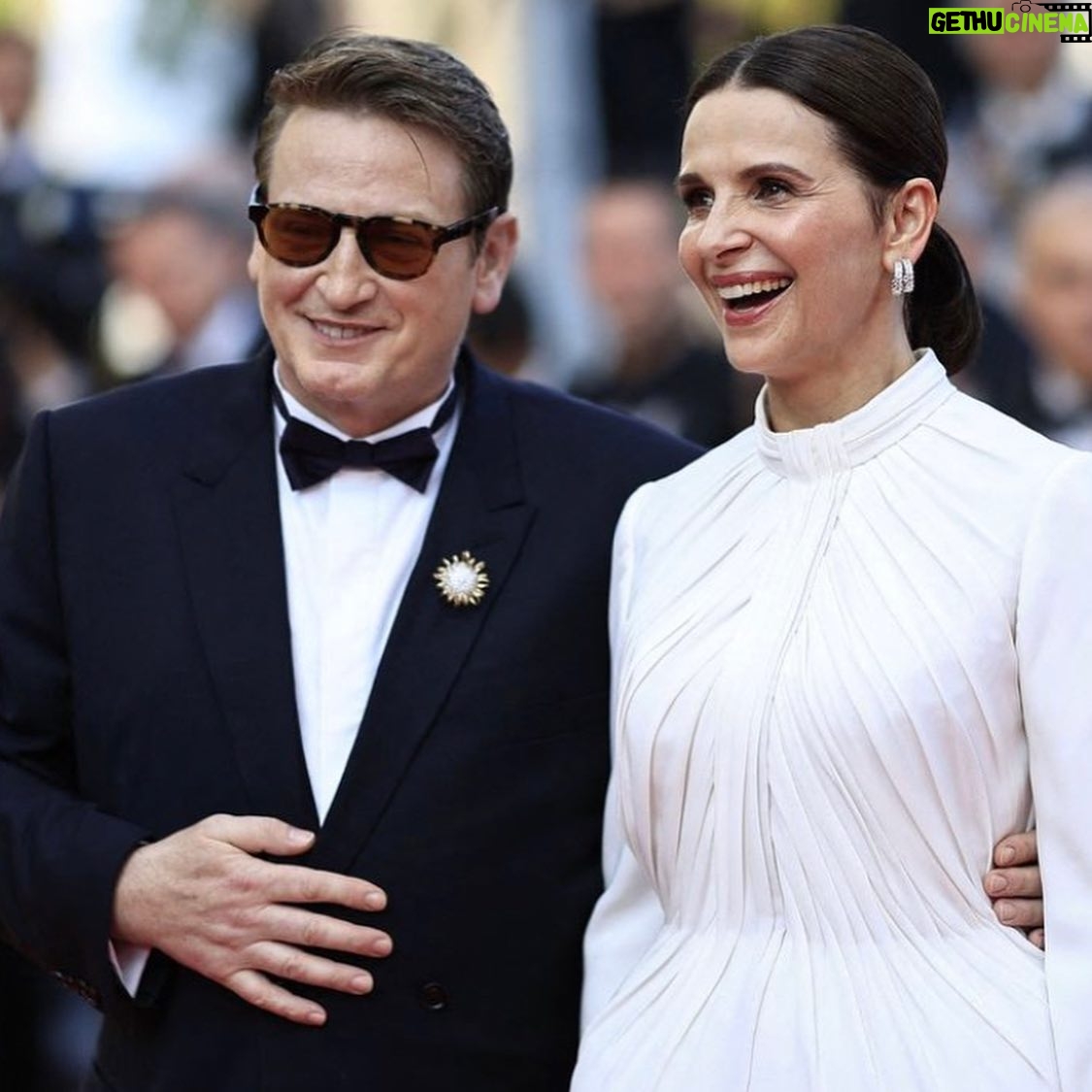 Juliette Binoche - 49.4K Likes - In Cannes for « The Pot-au-feu» film by Tran Anh Hung
Film « La Passion de Dodin Bouffant » présenté à Cannes de Tran Anh Hung.
Thank you to :
š¤@dior
ā¤ļø@mariagraziachiuri
š@charlottetilbury
š@chopard
and
š@jonathan_huguet
š@odilesubra
āļø@johnnollet
ā¤ļøāš„@orbis-media