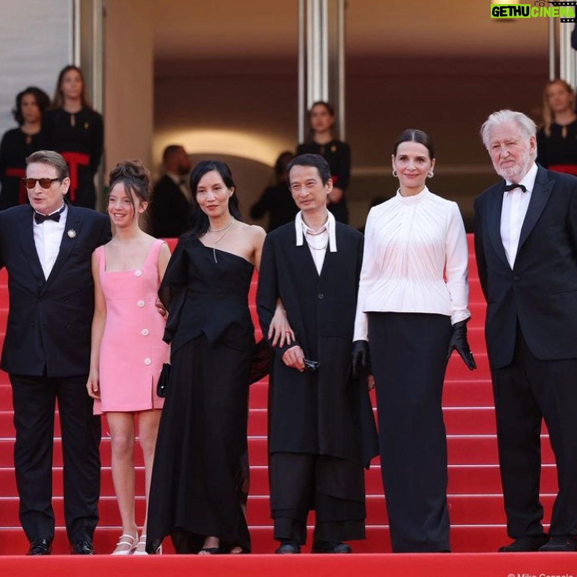 Juliette Binoche - 49.4K Likes - In Cannes for « The Pot-au-feu» film by Tran Anh Hung
Film « La Passion de Dodin Bouffant » présenté à Cannes de Tran Anh Hung.
Thank you to :
š¤@dior
ā¤ļø@mariagraziachiuri
š@charlottetilbury
š@chopard
and
š@jonathan_huguet
š@odilesubra
āļø@johnnollet
ā¤ļøāš„@orbis-media