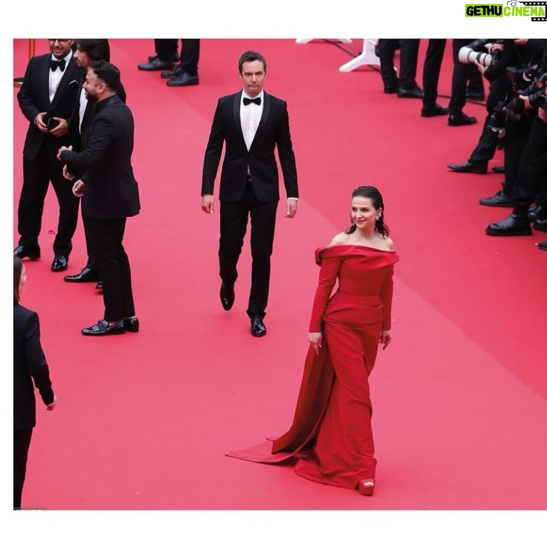 Juliette Binoche - 14.4K Likes - Thank you @dior et @mariagraziachiuri for making this gorgeous red dress.
And thank you @cartier for allowing me to wear your super trouper jewels.
ā¤ļøā¤ļøā¤ļøā¤ļøā¤ļøā¤ļøā¤ļø
šš¼ @jonathan_huguet
š @celine_planchenault
āļø @johnnollet
ā¤ļøāš„ @orbis.media
šŗ @festivaldecannes
Et merci Thomas š