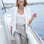 Juliette Tresanini Instagram - 🎉Quand soudain : @sylviecastioni_photo 🎉 Shooting impromptue sur le bateau @l_raphael Depuis deux ans, nous avons notre rendez-vous à Cannes. Cette photographe de talent , qui met en Lumiere les femmes et milite pour l’empowerment et la diversité et qui devient au fil des shootings une amie de qualité #gratitude Mua : @saburnet_collection #mediteranée #sailboats @nellakalouoni @ericritter_consulting