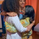 Juliette Tresanini Instagram - Et sinon, vous vous entendez bien sur le plateau d’Orgasmiq ? Réponse en image 😉 Vu l’invitée de qualité, @maud_bettinamarie , avez-vous deviné le thème de samedi pro ? 21 h sur @lachaineteva Stylisme: @mailan_stylist Tenue @essentielantwerp Bijoux @aureliebidermann