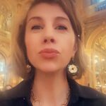 Juliette Tresanini Instagram – Les filles, je suis floue de vous 💕 #sororité 
Merci à @iamjuliegayet et au @chinesebusinessclub pour ce moment de partage autour des droits des femmes ! Ne jamais cesser de rappeler qu’il faut continuer à agir chaque jour car «  Ce ne sont pas les femmes qui sont fragiles, ce sont leurs droits » ! Merci @haroldparisot et @esther.mariontessart