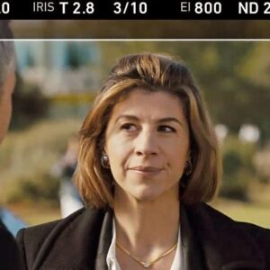 Juliette Tresanini Instagram - Bonjour, Séverine Chabriac, Présidente Directrice Générale de Plantes lab et Forme #tournage #simoncoleman #francetv Personne n’a malheureusement gagné la boîte de trombones mais je la remettrai en jeu promis 😉 📸 : @celine_attard_bartholin_ Un grand merci @sandra___perrin pour sa fidélité