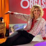 Juliette Tresanini Instagram - Tranquille, posée, relax (en apparence) avant le prime de ce soir @lachaineteva Merci aux équipes qui rendent cette émotion stylée et passionnante et merci à vous pour votre fidélité , c’est grâce aux audiences que l’émission est diffusée le samedi à 21h😉 ! 👔 : @mktstudio 👗 mailan_stylist 💄 @julieau_makeup.n.paint 💇‍♂️ : @yorendelola 👏 @charline.sagefemme @orgasme_et_moi Merci @3eoeilprod @elsadelula @oliviaassas @alexandra_heyne #catherineshoffer