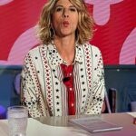 Juliette Tresanini Instagram - Tranquille, posée, relax (en apparence) avant le prime de ce soir @lachaineteva Merci aux équipes qui rendent cette émotion stylée et passionnante et merci à vous pour votre fidélité , c’est grâce aux audiences que l’émission est diffusée le samedi à 21h😉 ! 👔 : @mktstudio 👗 mailan_stylist 💄 @julieau_makeup.n.paint 💇‍♂️ : @yorendelola 👏 @charline.sagefemme @orgasme_et_moi Merci @3eoeilprod @elsadelula @oliviaassas @alexandra_heyne #catherineshoffer